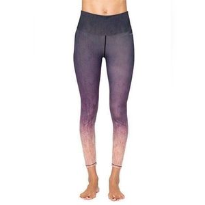 AR-33 Alpha 7/8 High Waisted Legging
